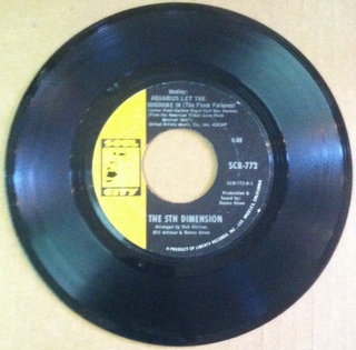 5th Dimension - Aquarius Let The Sunshine In