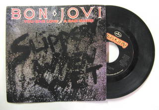 Bon Jovi / You Give Love A Bad Name