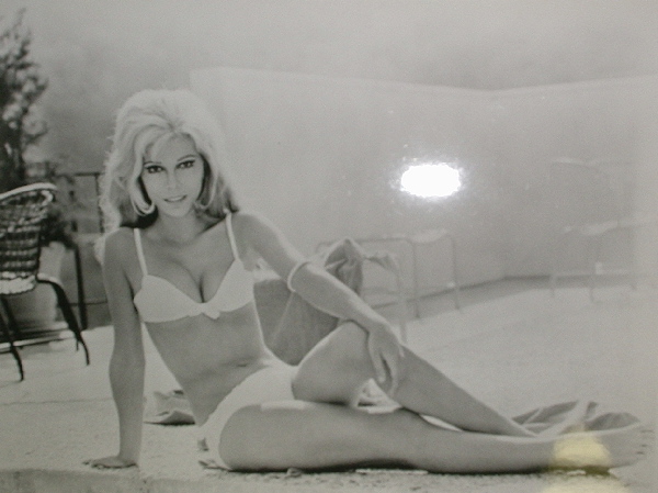 Nancy Sinatra / Bathing Beauty